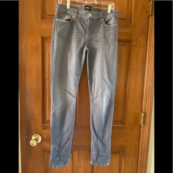 Hudson Krista Super Skinny Gray Jeans Low-Rise
Stretch Your new go-to gray jeans - Picture 2 of 12